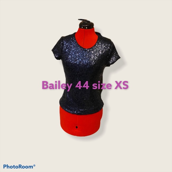 Bailey 44 XS blue sequined top. Hook and zip back - Picture 4 of 4